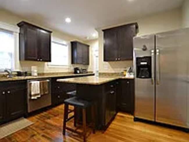 Building Photo - Brighton 3 Bed / 2 Bath – In-Unit Laundry – 9/1 Move-In