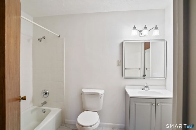 Building Photo - 65 California St