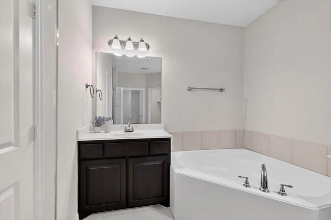 Building Photo - 4204 Nia Dr