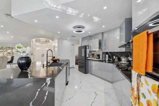 Building Photo - 1062 Greenturf Rd