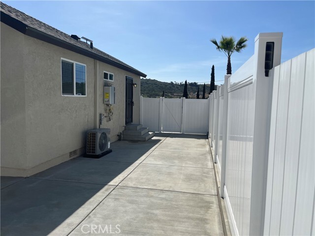Building Photo - 9335 Chimney Rock Ln
