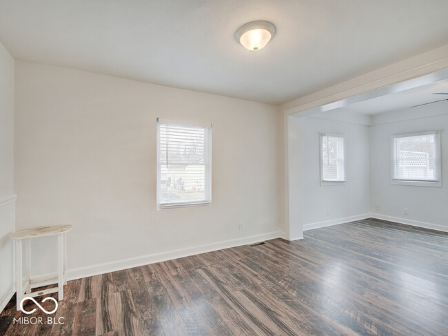 Building Photo - 1035 Helen Dr
