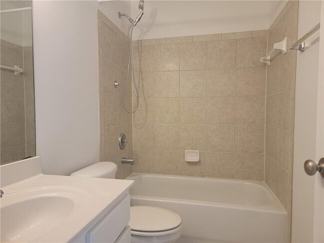 Building Photo - 2448 Fairlie Dr