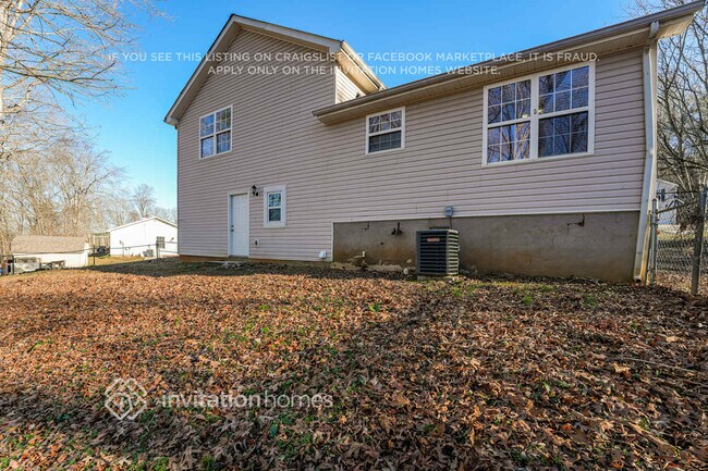 Building Photo - 6827 Summit View Dr