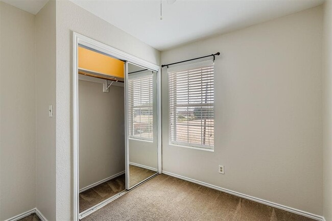 Building Photo - 15601 Hebbe Ln