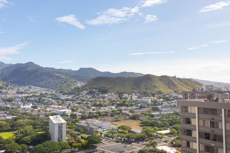 Building Photo - 1212 Nuuanu Ave