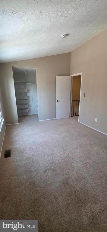 Building Photo - 7886 Marioak Dr