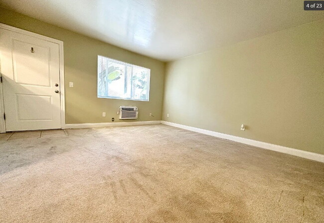 Building Photo - Price Drop Alert – Your Dream Apartment Just Got More Affordable!  2 bed 1 bath Beautiful 1st flo...