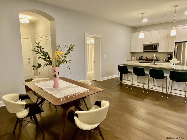 Building Photo - 77 Van Dam St