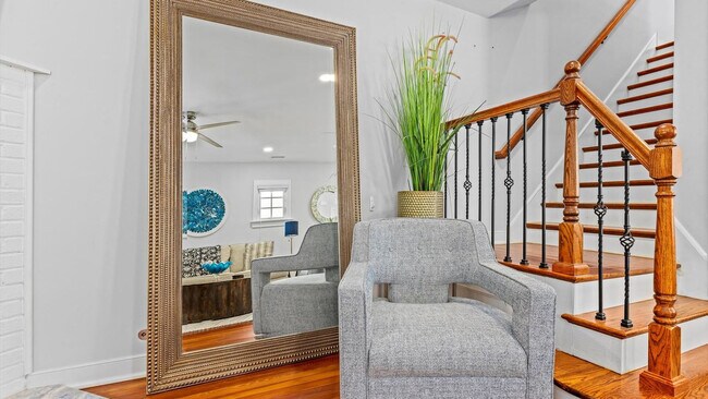 Building Photo - 710 Battersea Rd