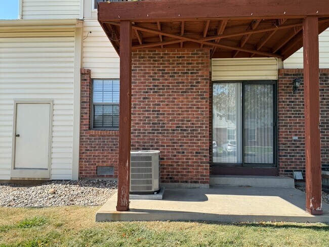 Building Photo - 11961 Bellaire St