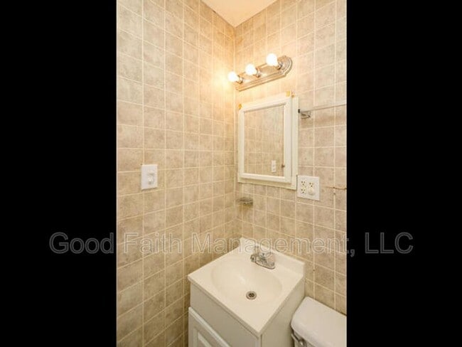 Building Photo - 2210 Bandler Rd