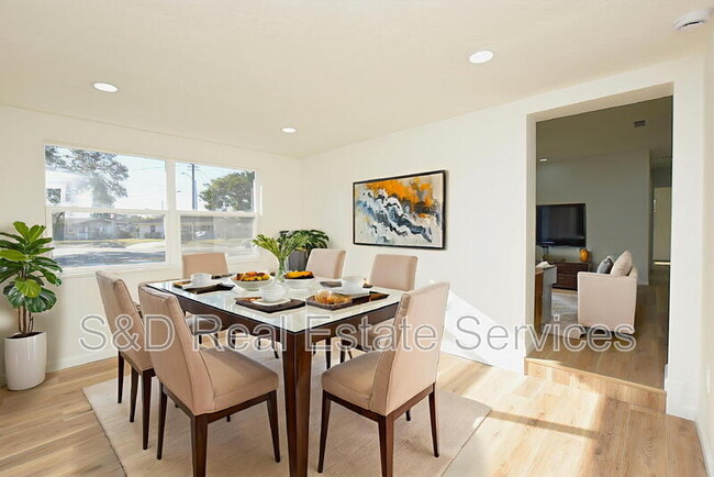 Building Photo - 2919 Hickory St