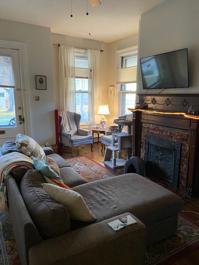 Building Photo - 312 S Upper St