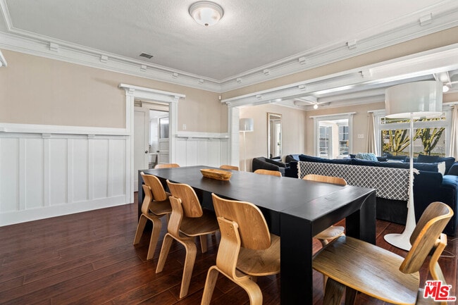 Building Photo - 607 N Gramercy Pl