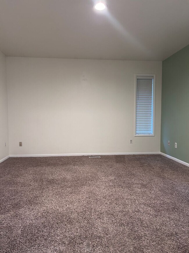 Building Photo - Southhill Duplex