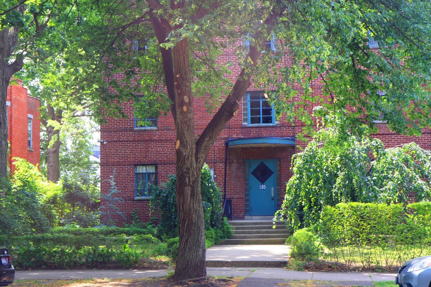 Exterior - Belmont Apartments