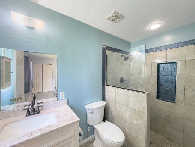 Building Photo - 3 Bed | 2 Bath | 1,200 Sq Ft Single-Family Home  RENT NOW WITH ZERO DEPOSIT on a 12-month lease!
