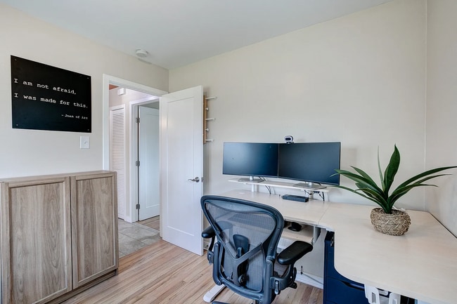 Building Photo - 3483 S Glencoe St