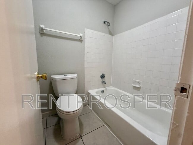 Building Photo - 4401 S Semoran Blvd