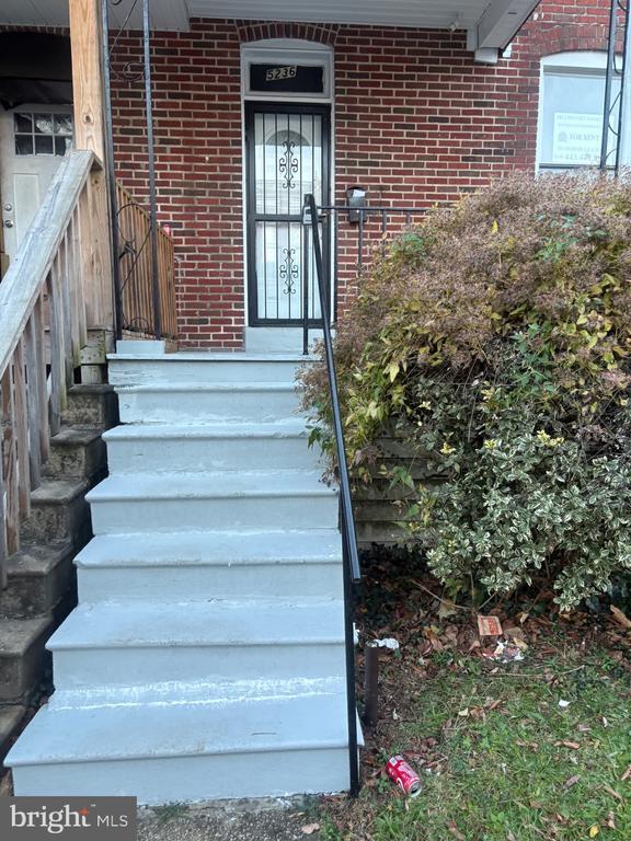 Building Photo - 5236 St Charles Ave