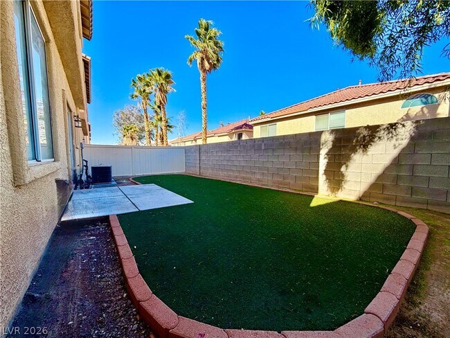 Building Photo - 890 Sheerwater Ave