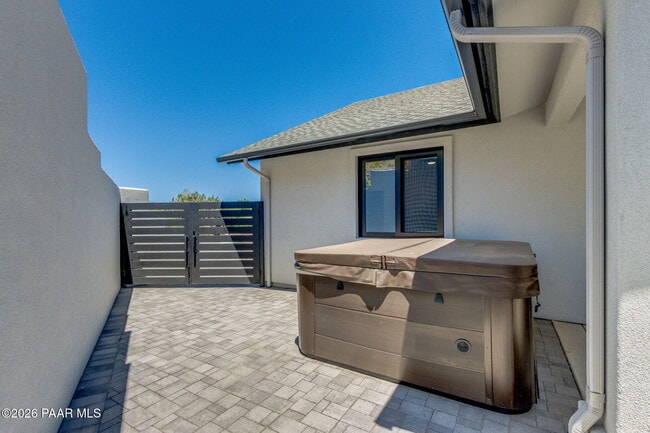 Building Photo - 1020 Sunrise Blvd