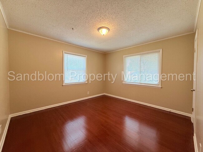 Building Photo - For Lease | Tulsa | Available Now!