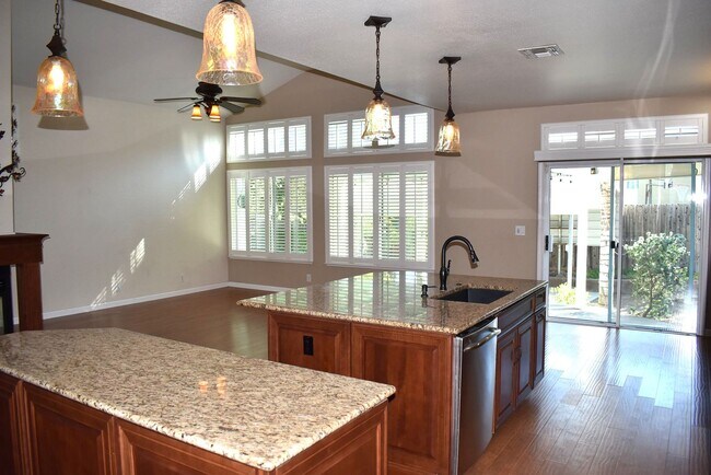Building Photo - Browns Valley home with Boat and RV parking!