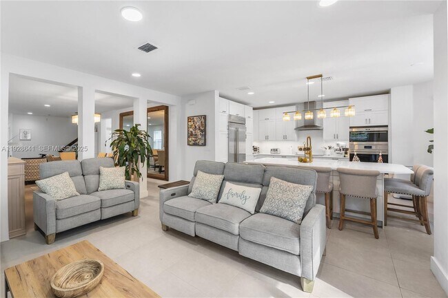 Building Photo - 10470 NW 69th Terrace