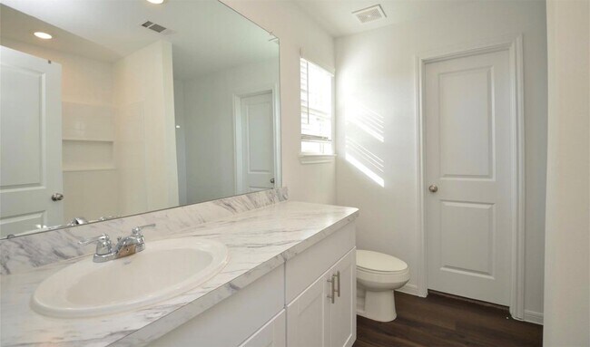 Building Photo - 16412 Big Hickory Dr