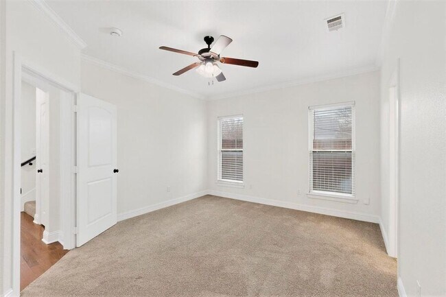 Building Photo - 4801 Birchman Ave