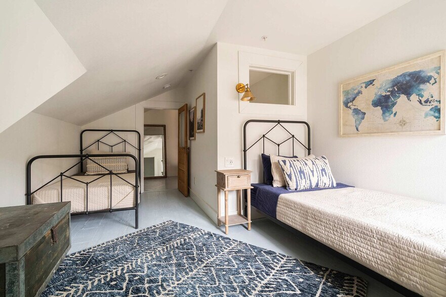 Building Photo - 1603 NW 23rd Ave