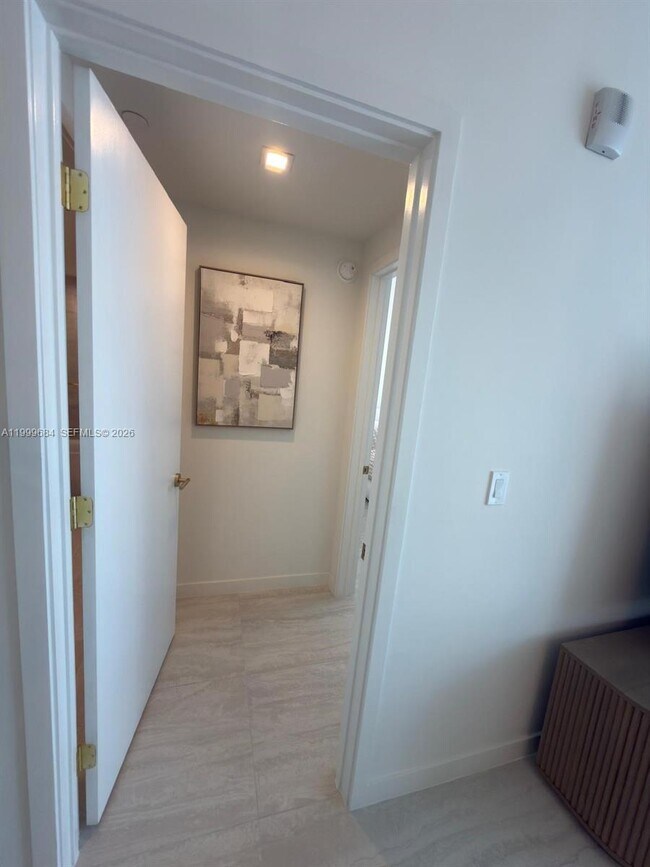 Building Photo - 77 SE 5th St