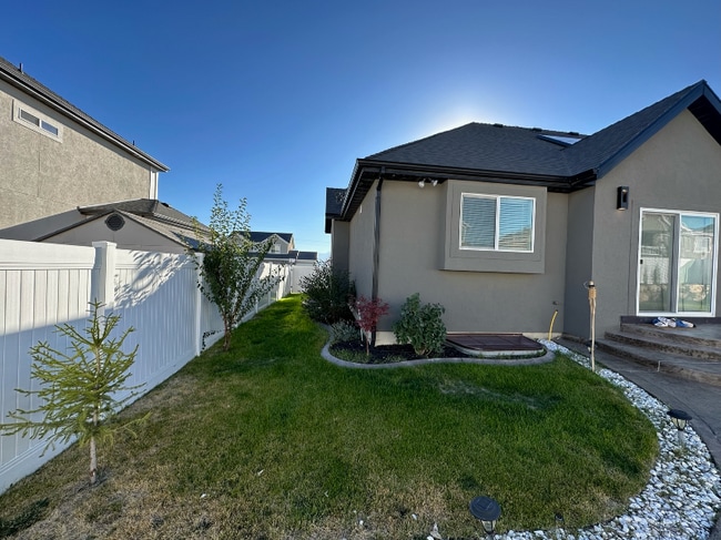 Building Photo - 8324 S Jayson Bend Dr