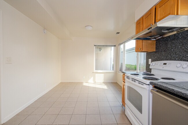 Building Photo - 1034 Shoal Dr