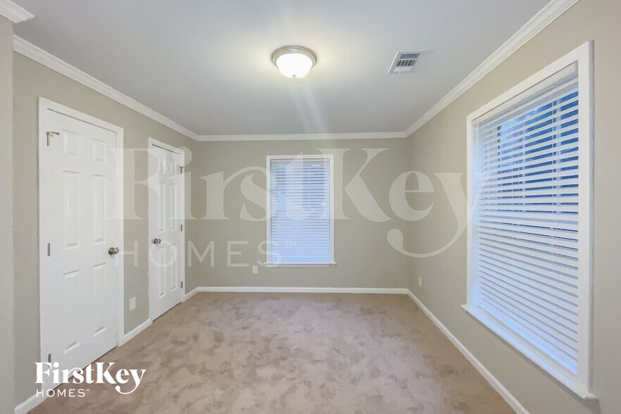 Building Photo - 41 Clay Walk