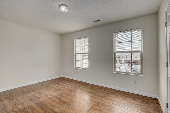 Building Photo - Athens