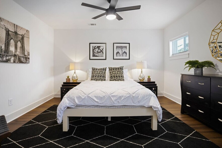 Building Photo - 2234 Edgemore Dr SE