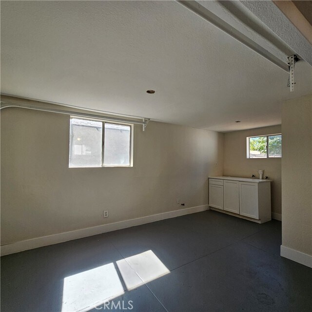 Building Photo - 861 N San Gorgonio Ave