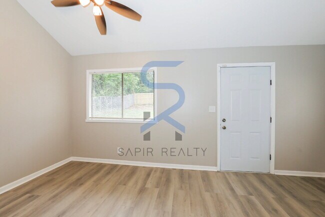 Building Photo - Peaceful Cul-de-Sac Living – 3BR/2.5BA Home in Jonesboro