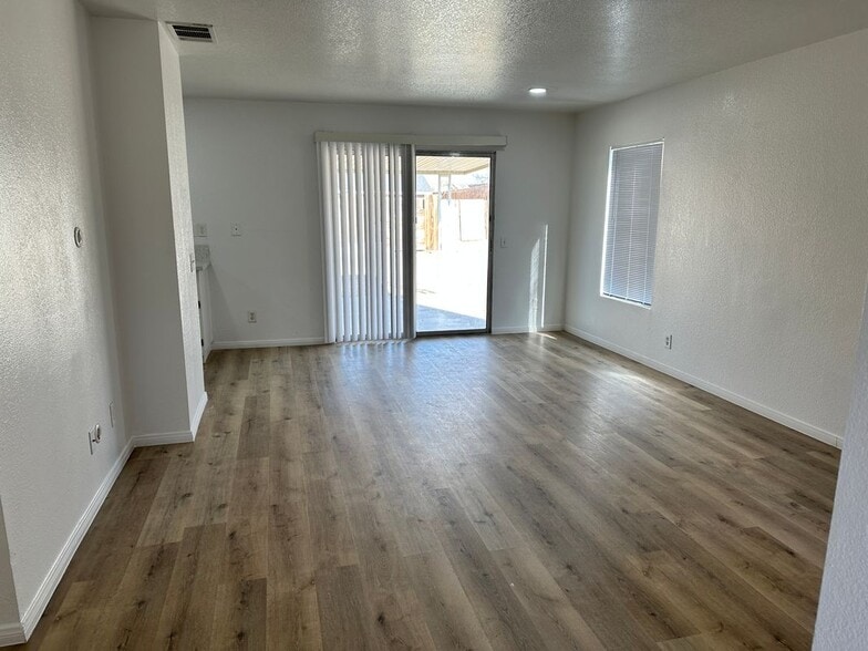 Building Photo - 17785 Carson Cir