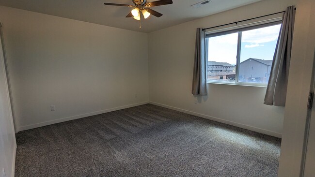 Building Photo - Beautiful 3 Bedroom Townhome in Cedar City...