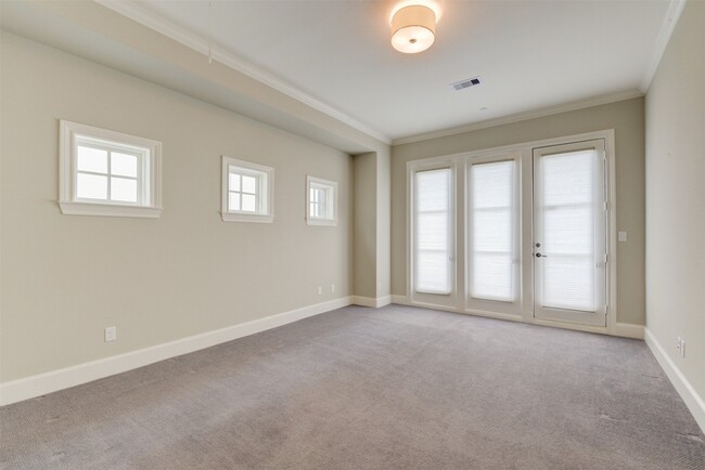 Building Photo - 6706 Morningside Dr