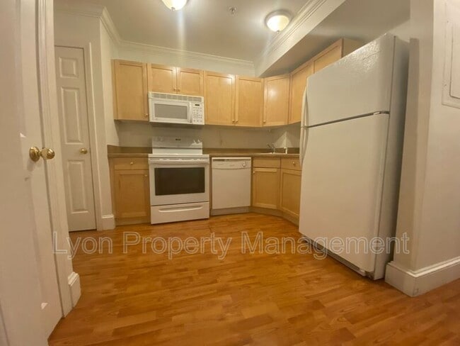 Primary Photo - 426 Mt Hope St