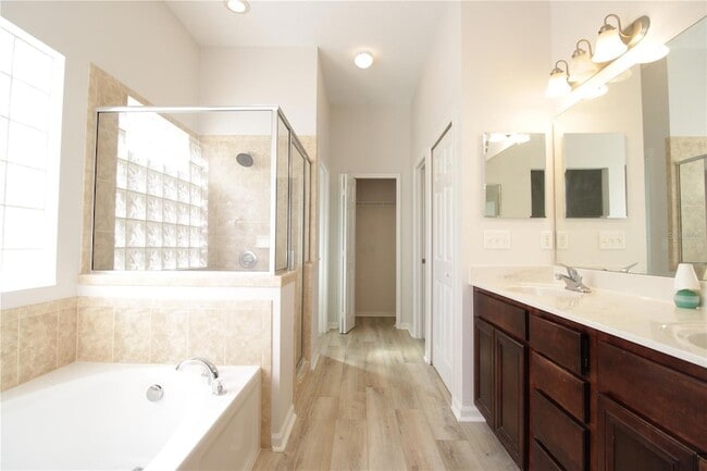 Building Photo - 8225 NW 53rd Ter