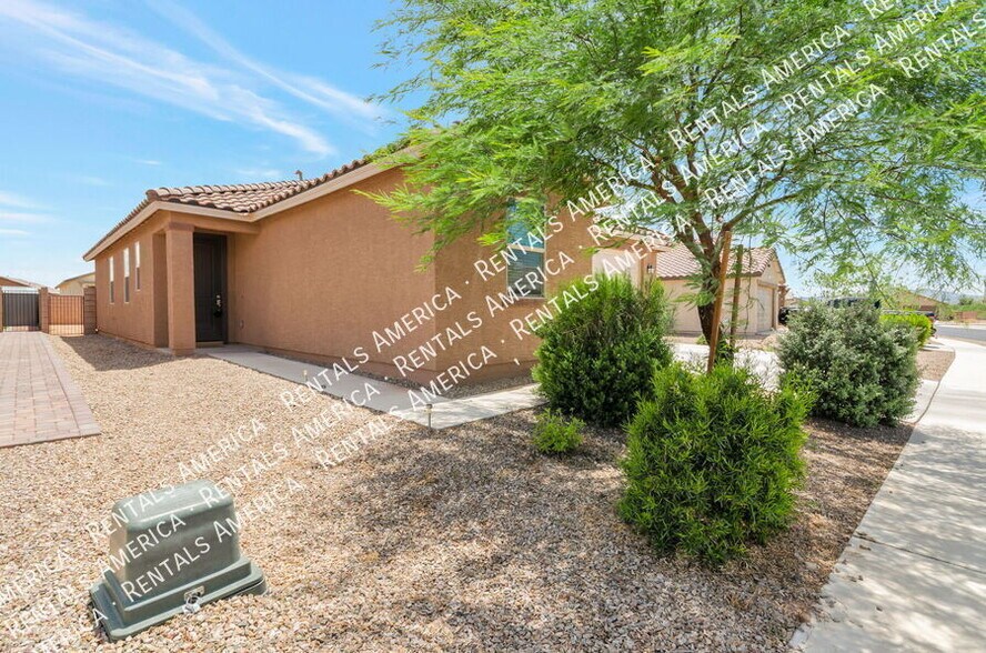Building Photo - 5631 S Ruby Quin Pl