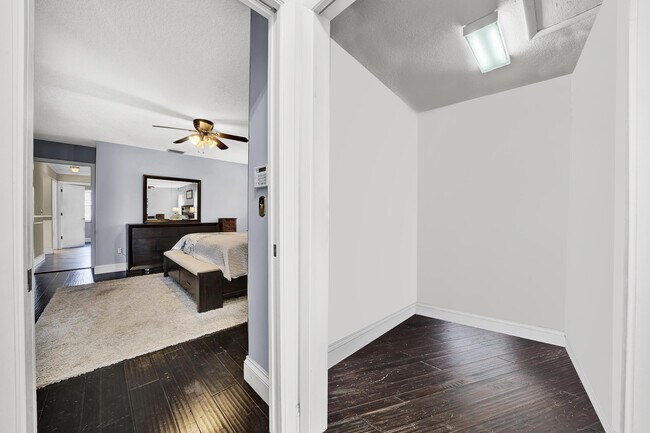 Building Photo - 8633 Vista Del Boca Dr