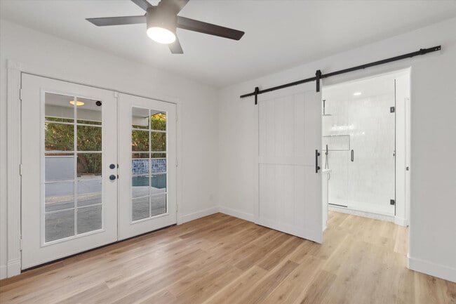 Building Photo - 8525 E Clarendon Ave