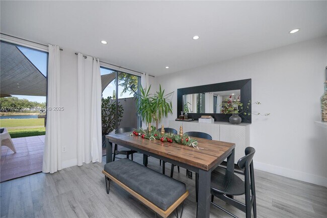 Building Photo - 3322 Torremolinos Ave